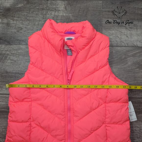 Old Navy Women's Coral Puffer Vest - Picture 3 of 5